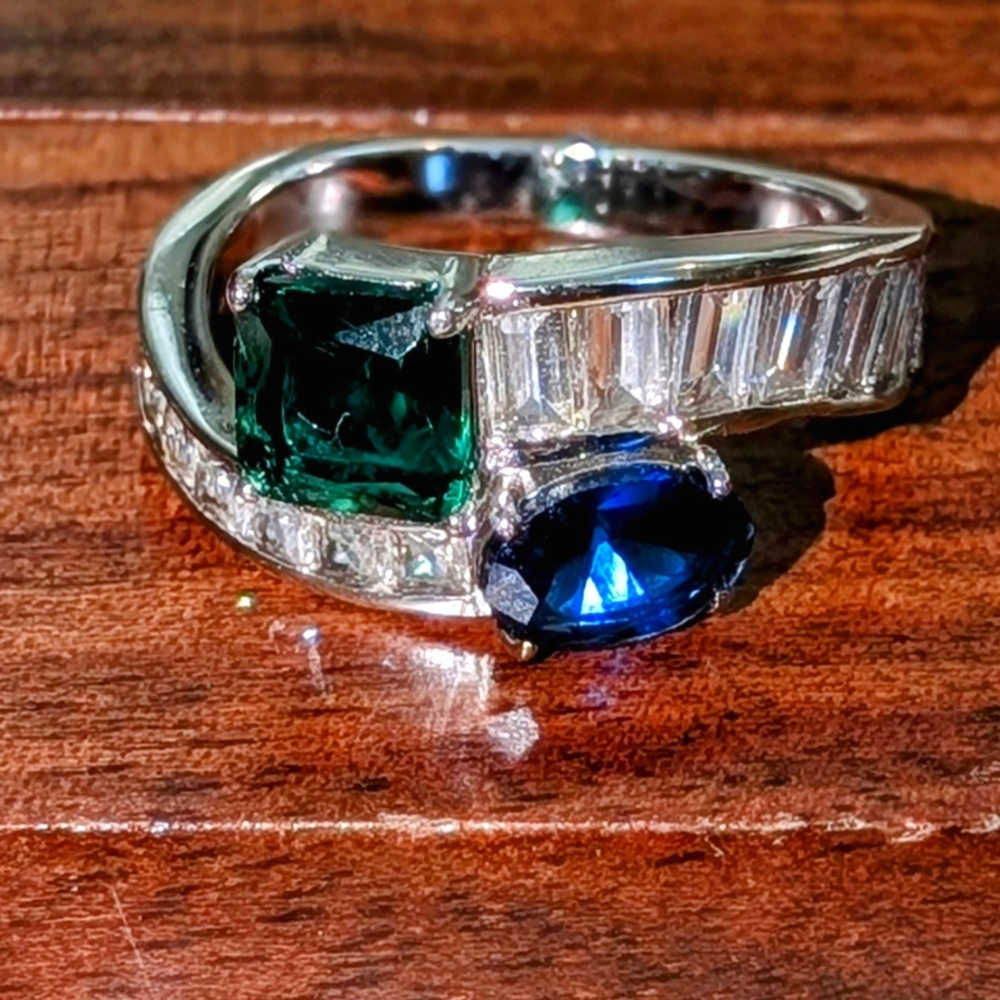 Contemporary Bypass Silver Ring W/ Emerald, Sapphire, And CZ In Modern Gift Box - Picture 5 of 5